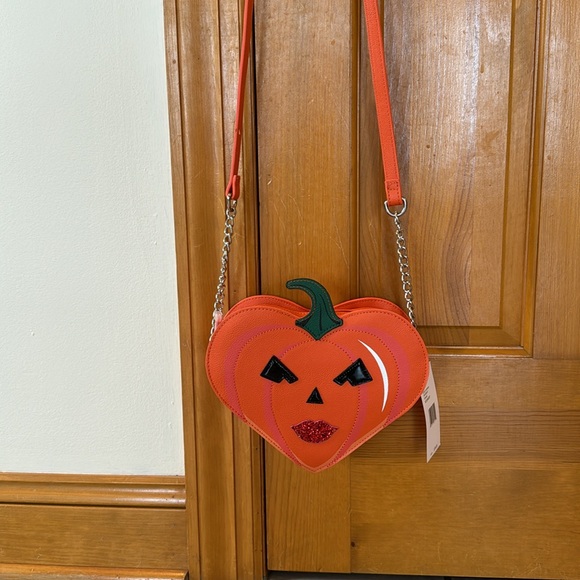 🎃BETSEY JOHNSON PUMPKIN CROSSBODY BAG🎃NWT - Picture 4 of 4